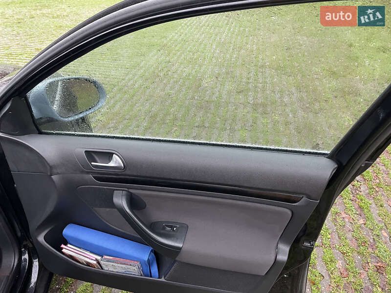 Універсал Volkswagen Golf 2011 в Києві