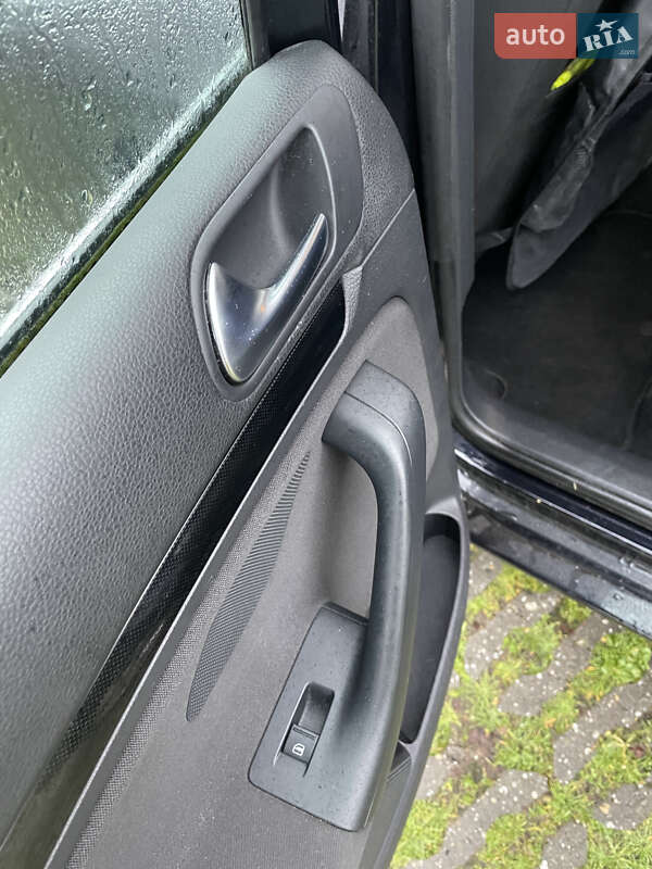 Універсал Volkswagen Golf 2011 в Києві