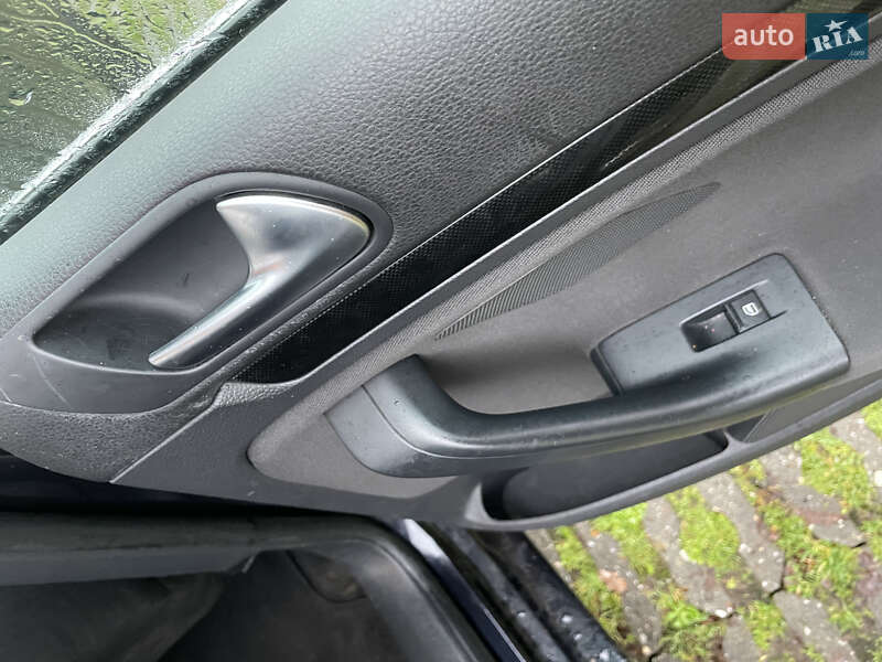 Універсал Volkswagen Golf 2011 в Києві