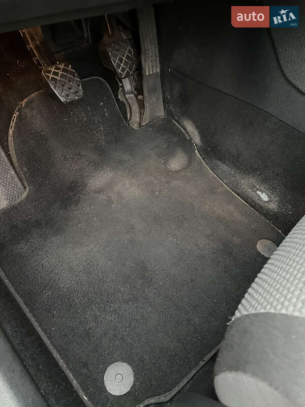 Універсал Volkswagen Golf 2011 в Києві