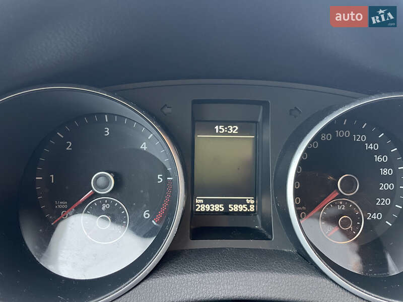 Універсал Volkswagen Golf 2011 в Києві