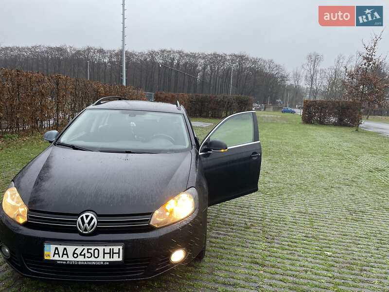 Універсал Volkswagen Golf 2011 в Києві