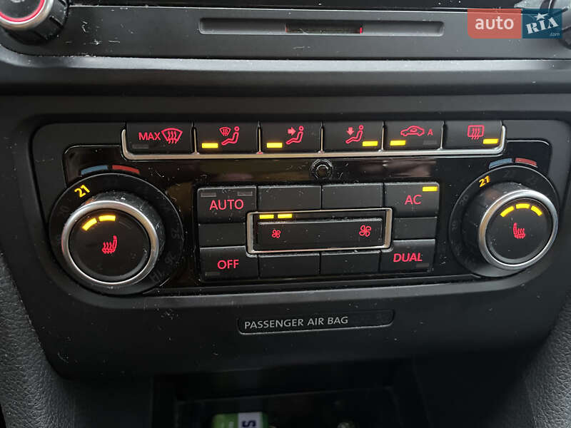 Універсал Volkswagen Golf 2011 в Києві