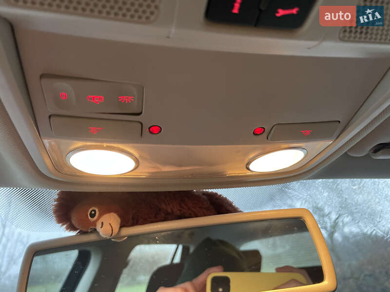 Універсал Volkswagen Golf 2011 в Києві