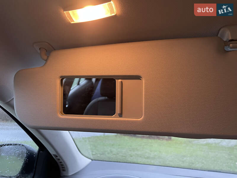 Універсал Volkswagen Golf 2011 в Києві