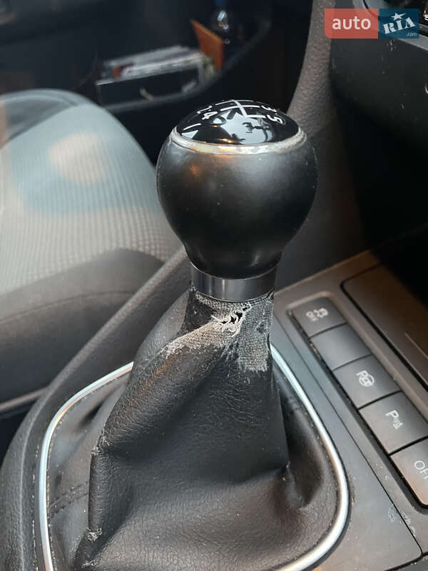 Універсал Volkswagen Golf 2011 в Києві