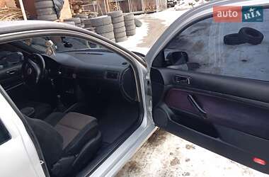 Хэтчбек Volkswagen Golf 2001 в 
