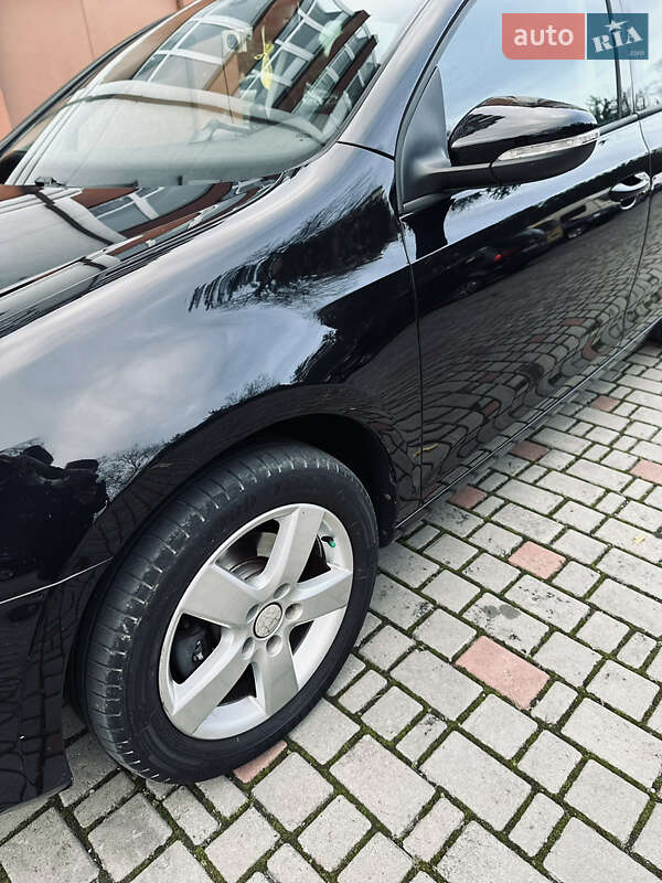 Хэтчбек Volkswagen Golf 2010 в Ивано-Франковске