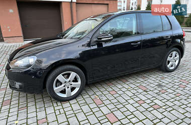 Хэтчбек Volkswagen Golf 2010 в Ивано-Франковске