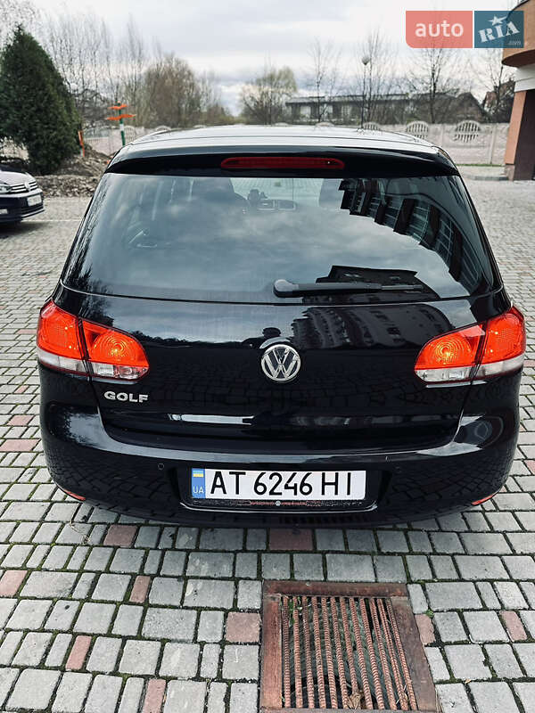 Хэтчбек Volkswagen Golf 2010 в Ивано-Франковске