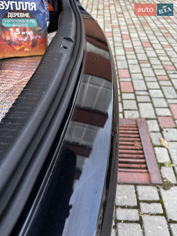 Хэтчбек Volkswagen Golf 2010 в Ивано-Франковске