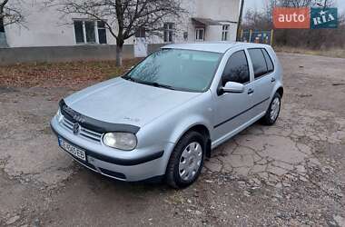 Хетчбек Volkswagen Golf 2000 в Кіцмані