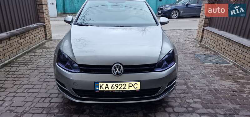Хэтчбек Volkswagen Golf 2017 в 