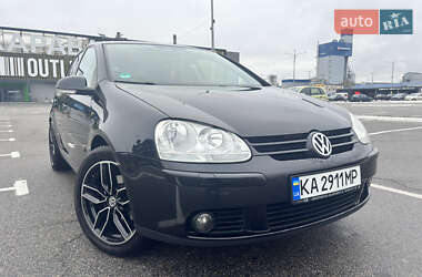 Хэтчбек Volkswagen Golf 2006 в Киеве