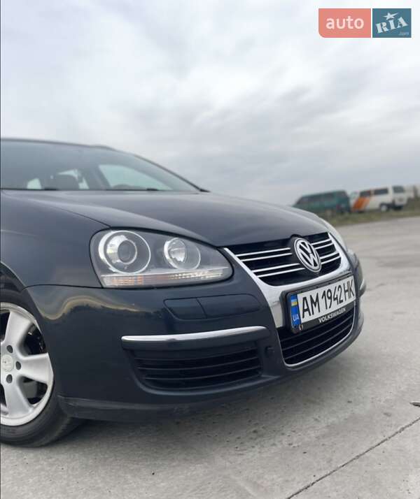 Універсал Volkswagen Golf 2009 в Коростені