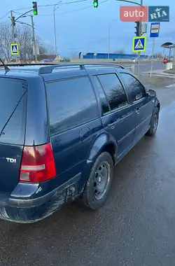 Volkswagen Golf 2003
