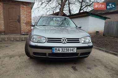 Хетчбек Volkswagen Golf 2001 в Малій Висці