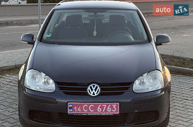 Хетчбек Volkswagen Golf 2005 в Львові