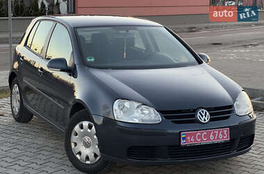 Хетчбек Volkswagen Golf 2005 в Львові