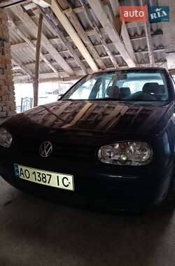 Хетчбек Volkswagen Golf 2002 в Ільниці