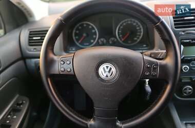 Універсал Volkswagen Golf 2009 в Львові