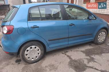 Хэтчбек Volkswagen Golf 2005 в 
