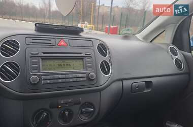 Хэтчбек Volkswagen Golf 2005 в 