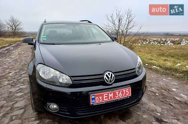 Универсал Volkswagen Golf 2011 в Млинове