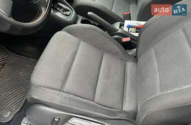 Хэтчбек Volkswagen Golf 2012 в 