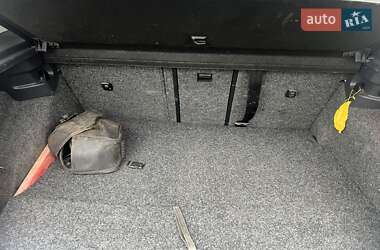 Хэтчбек Volkswagen Golf 2012 в 
