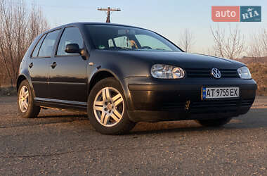 Хэтчбек Volkswagen Golf 2002 в 