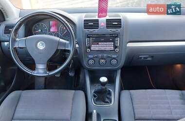 Хэтчбек Volkswagen Golf 2006 в Ходорове