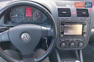 Хэтчбек Volkswagen Golf 2006 в Ходорове