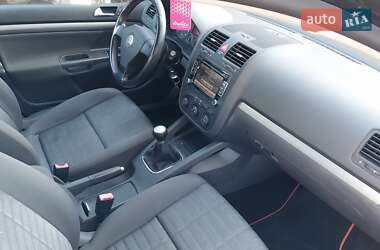 Хэтчбек Volkswagen Golf 2006 в Ходорове