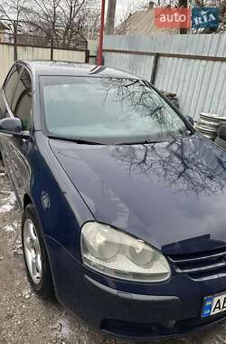 Хетчбек Volkswagen Golf 2004 в Дніпрі