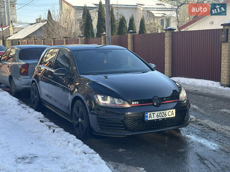 Хэтчбек Volkswagen Golf 2013 в Львове