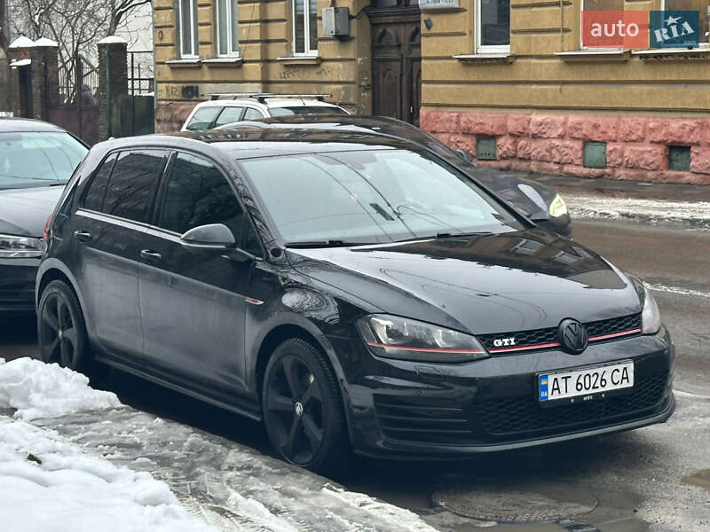 Хэтчбек Volkswagen Golf 2013 в Львове