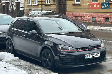Хетчбек Volkswagen Golf 2013 в 