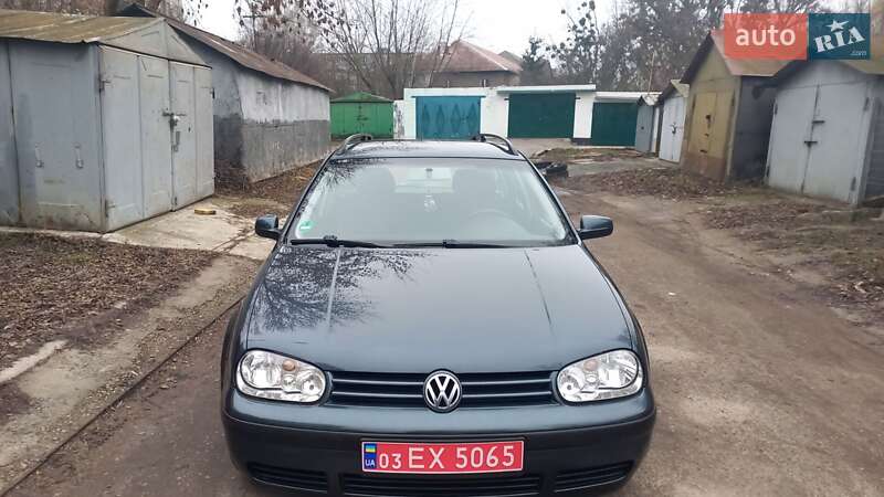 Універсал Volkswagen Golf 2002 в Харкові