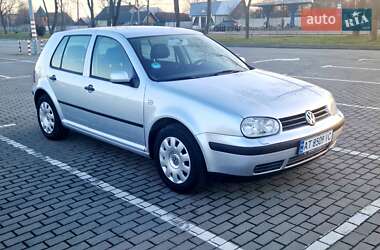 Хетчбек Volkswagen Golf 2002 в Коломиї