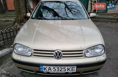 Хэтчбек Volkswagen Golf 2003 в Киеве