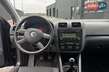 Хетчбек Volkswagen Golf 2005 в Полтаві