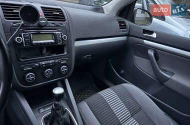 Хэтчбек Volkswagen Golf 2008 в 