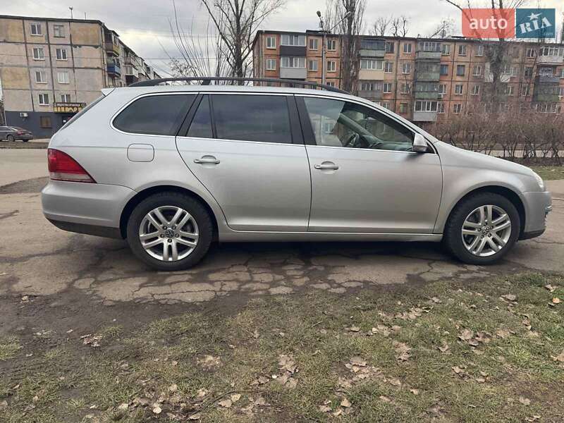 Универсал Volkswagen Golf 2009 в 