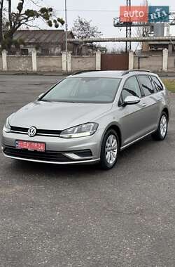 Універсал Volkswagen Golf 2019 в Києві