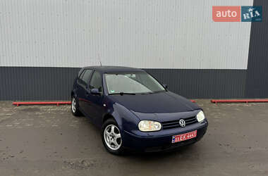 Хетчбек Volkswagen Golf 2003 в Луцьку