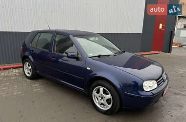 Хетчбек Volkswagen Golf 2003 в Луцьку