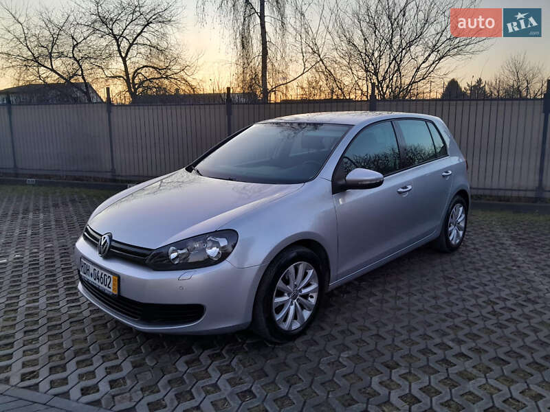 Хетчбек Volkswagen Golf 2009 в Луцьку