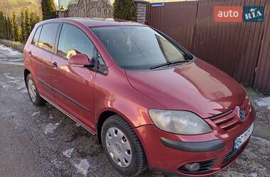 Хетчбек Volkswagen Golf 2006 в Дрогобичі