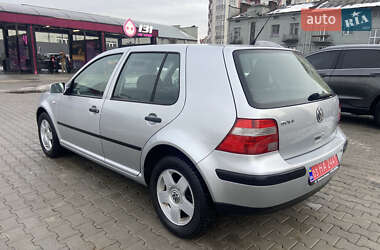 Хетчбек Volkswagen Golf 2003 в Львові